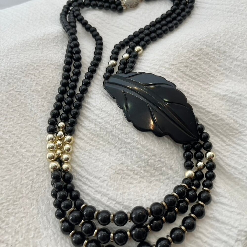 Vintage Double Strand Lucite Necklace - Picture 5 of 6